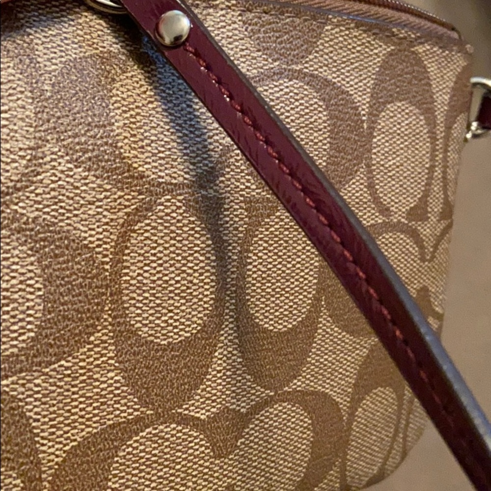Coach wristlet - Picture 4 of 4